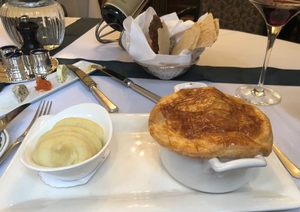 Cheneston´s torta de frango com purê onde comer em Londres
