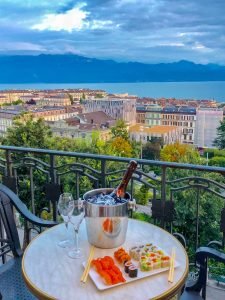 Jantar na varanda do hotel - Lago Léman ao fundo
