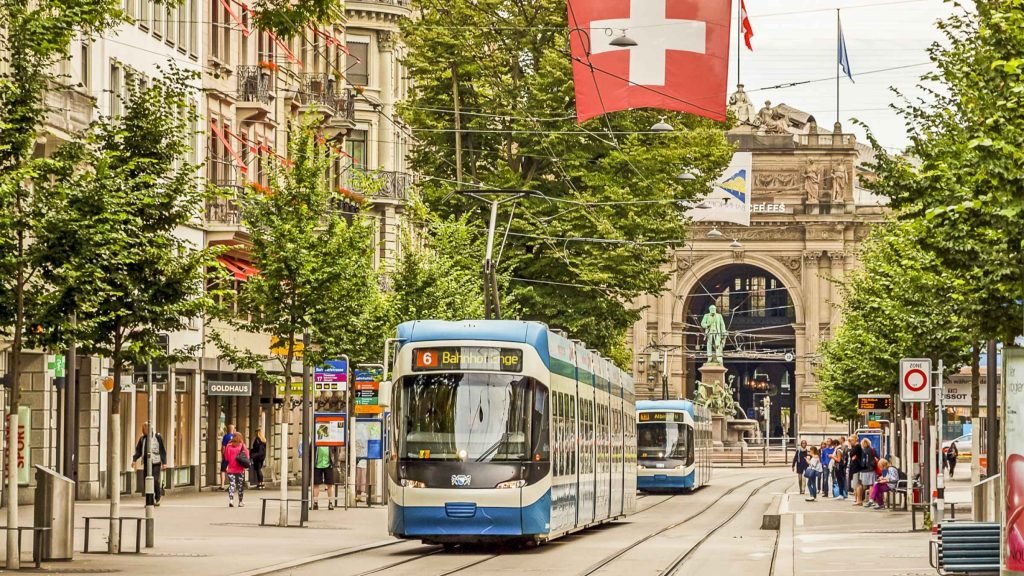 Bahnhofstrasse Zurich (public domain)