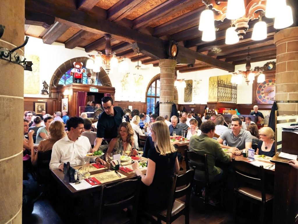 Restaurante Zeughauskeller - Zurich