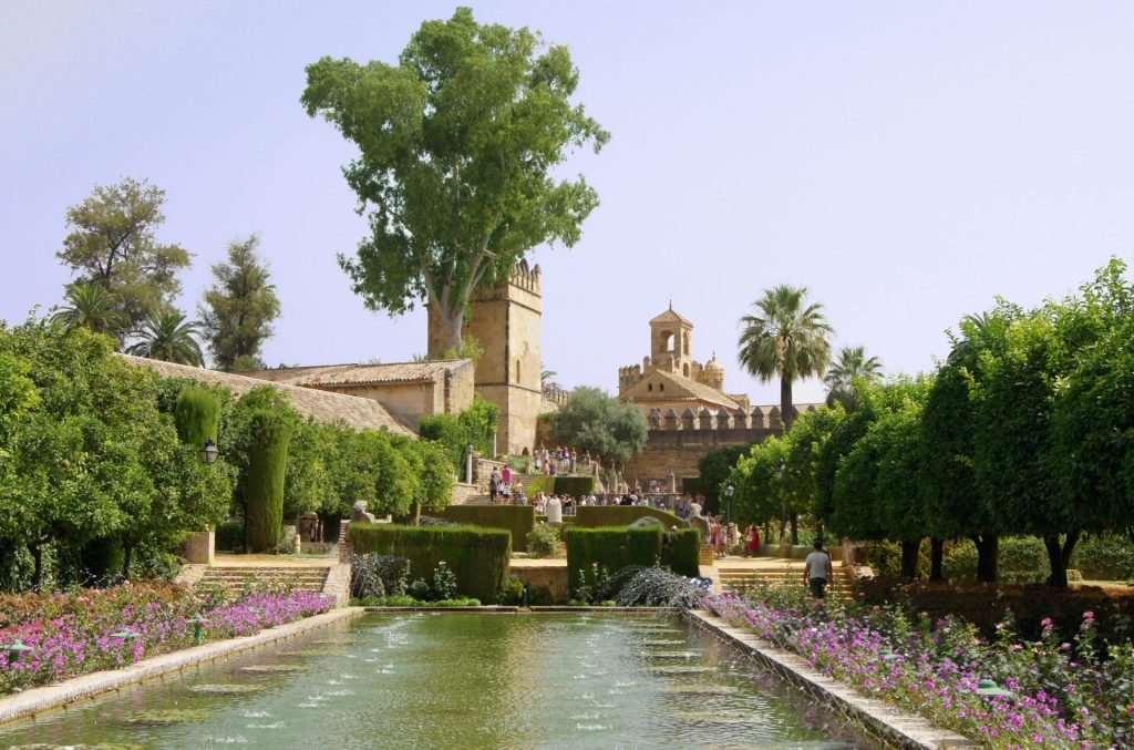 Jardins-de-Alcazar-de-los-Reyes-Cristianos-Cordoba-Espanha